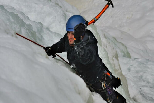 Boston_Sports_Medicine_Our_Patients_in_Action_MountingClimbingCloseup